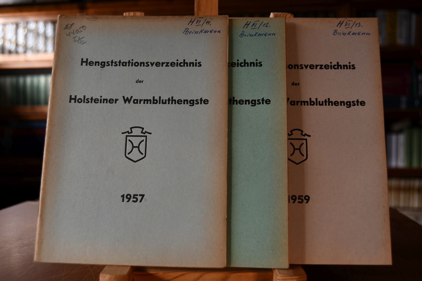 Hengststationsverzeichnis der Holsteiner Warmbluthengste 1957, 1958, 1959. 3 Hefte.