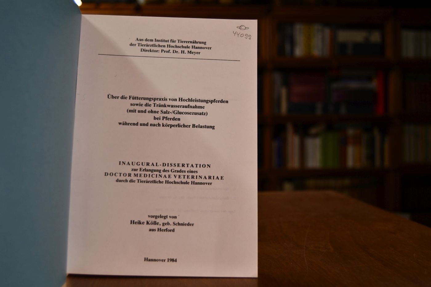 Über die Fütterungspraxis von Hochleistungspferden sowie die Trinkwasseraufnahme (mit und ohne Salz-/Glucosezusatz) bei Pferden während und nach körperlicher Belastung.