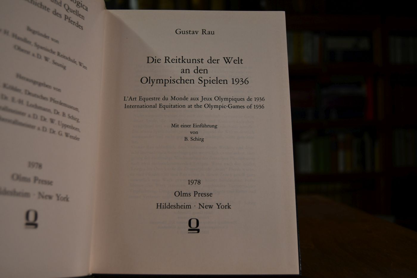 Die Reitkunst der Welt an den Olympischen Spielen 1936 = L`art equestre du monde aux Jeux Olympiques de 1936 = International equitation at the Olympic Games of 1936.