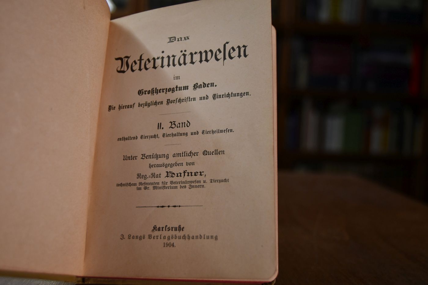 Das Veterinärwesen im Großherzogtum Baden. Die hierauf bezüglichen Vorschriften und Einrichtungen. II. Band enthaltend Tierzucht, Tierhaltung und Tierheilwesen. Unter Benützun g amtlicher Quellen.