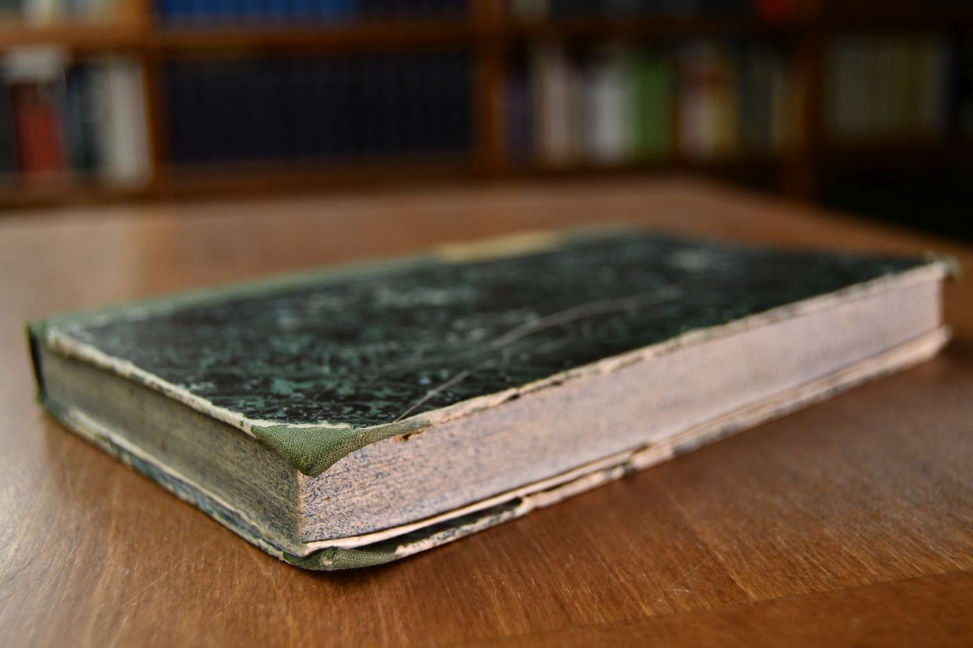 Des Herrn de la Gueriniere Reitkunst oder gründliche Anweisung zur Kenntniß der Pferde, deren Erziehung, Unterhaltung, Abrichtung, nach ihrem verschiedenen Gebrauch und Bestimmung / übersetzt von J. Daniel Knöll.
