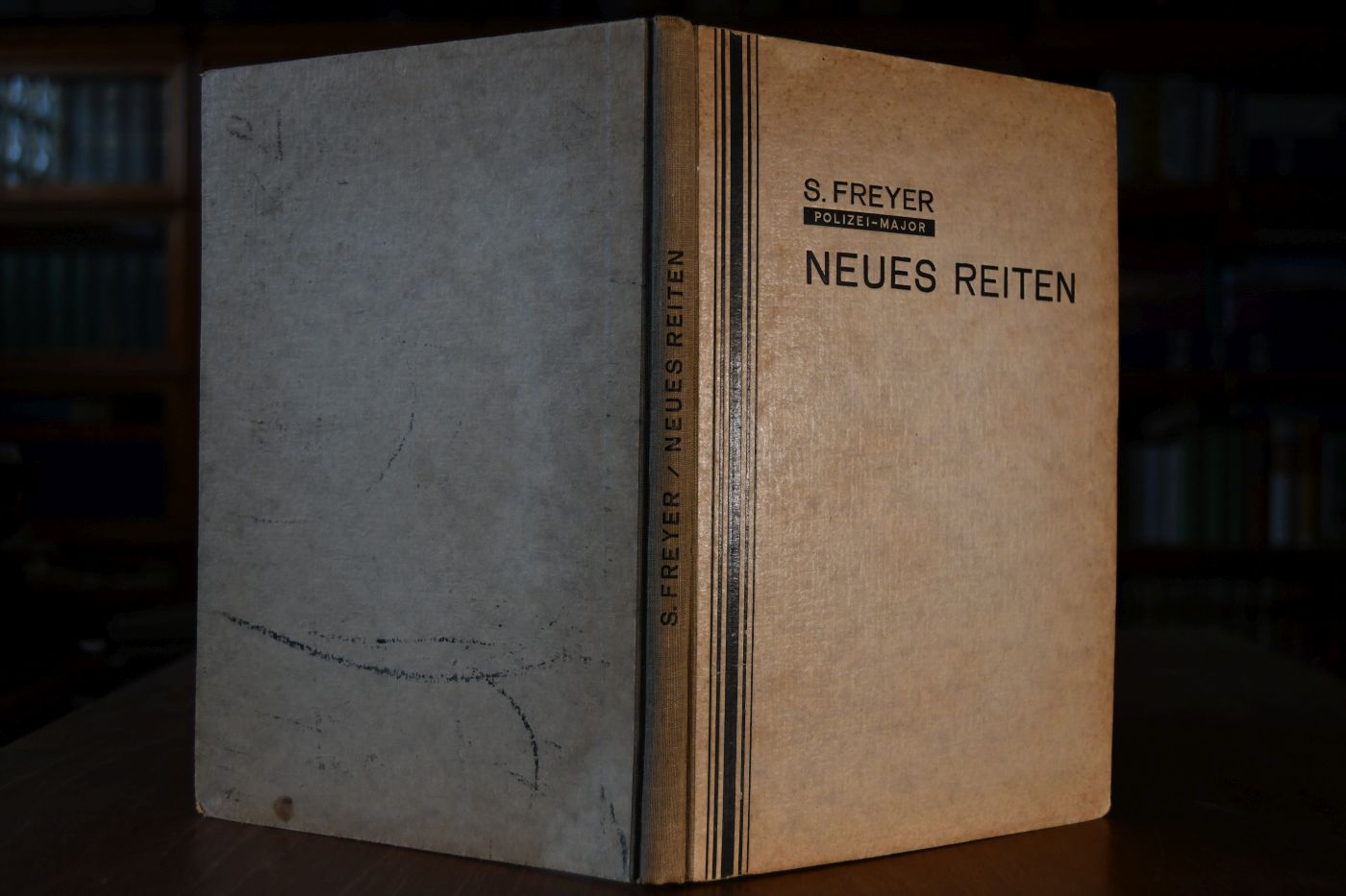 Neues Reiten. Ueber die Grundlagen der modernen Gebrauchsreiterei.