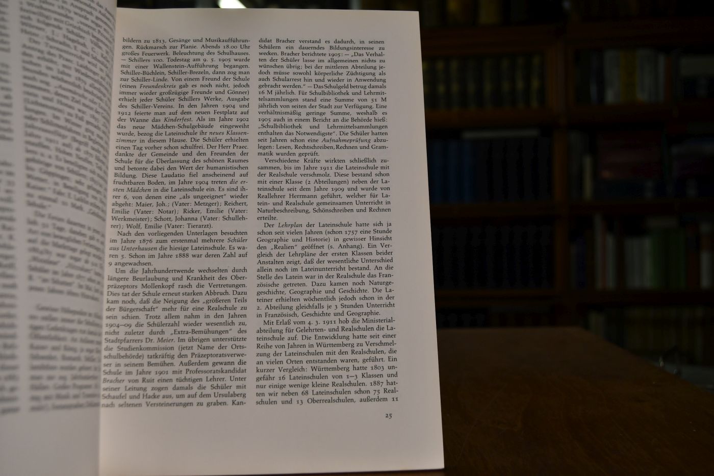 Festschrift zum 200-jährigen Jubiläum der Höheren Schule in Pfullingen. Lateinschule (1763) Progymnasium (1963).