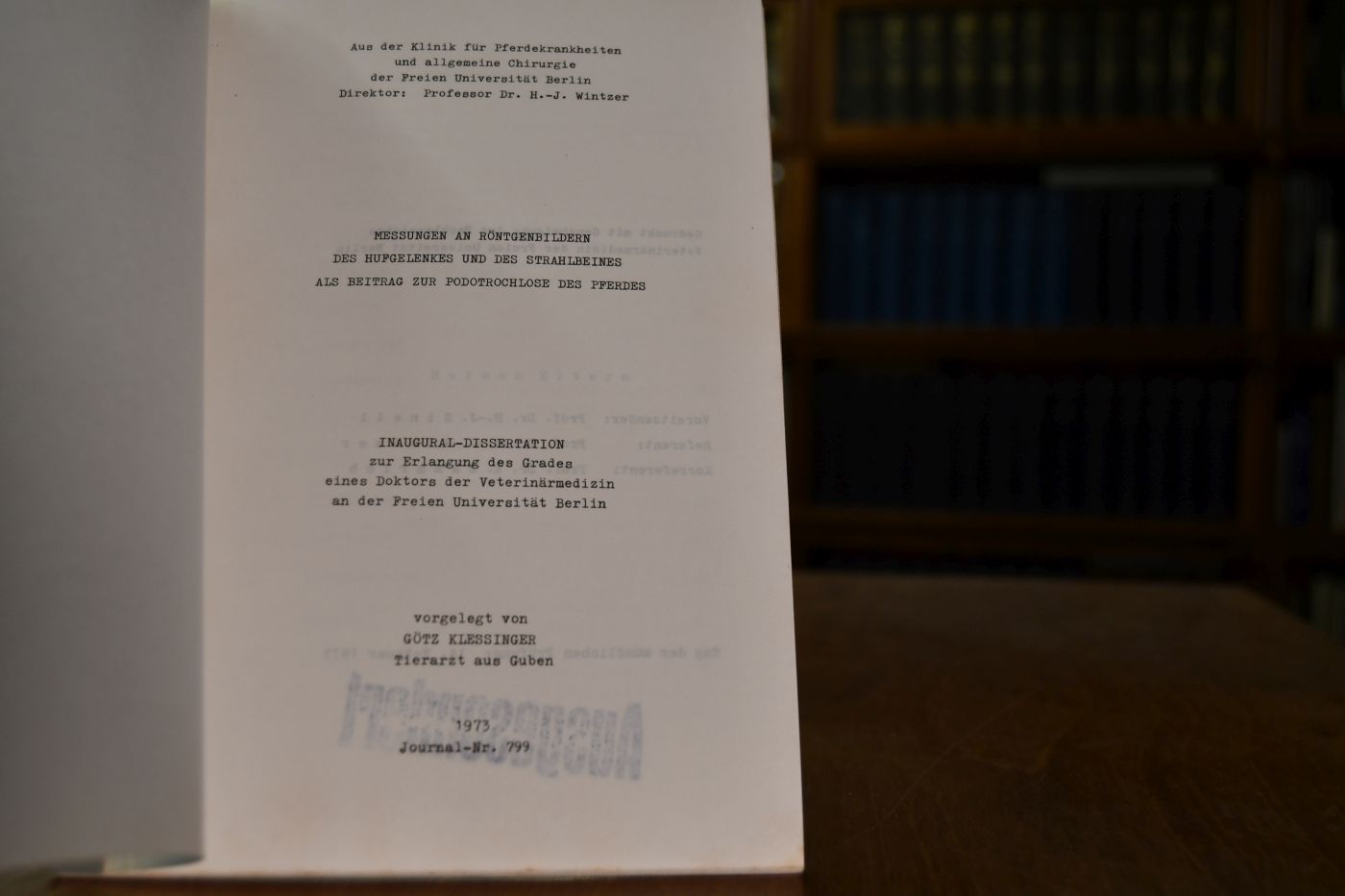 Messungen an Röntgenbildern des Hufgelenkes und des Strahlbeines als Beitrag zur Podotrochlose des Pferdes.