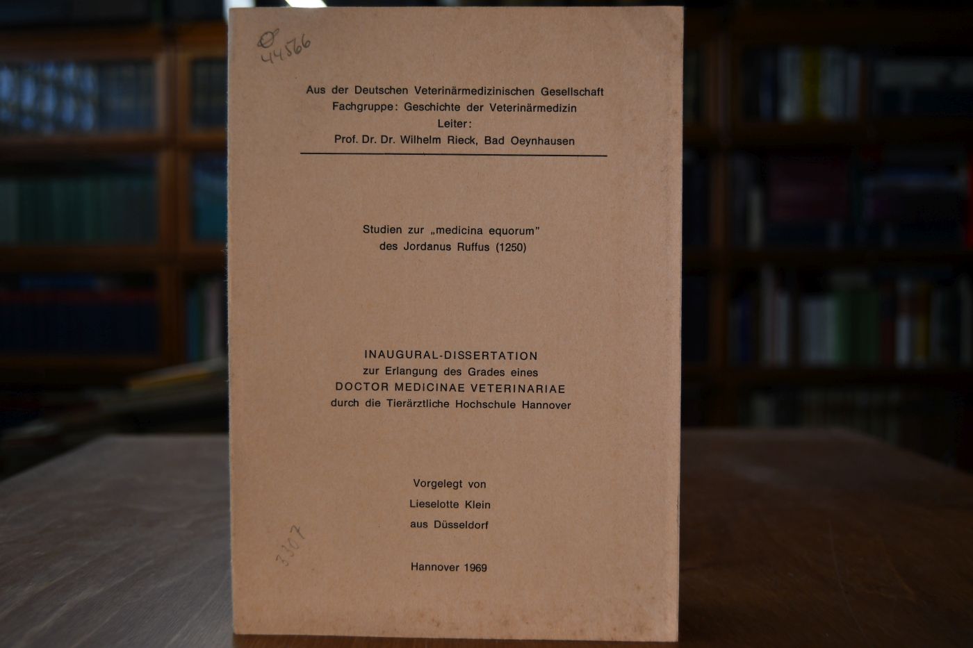 Studien zur "medicina equorum" des Jordanus Ruffus (1250).