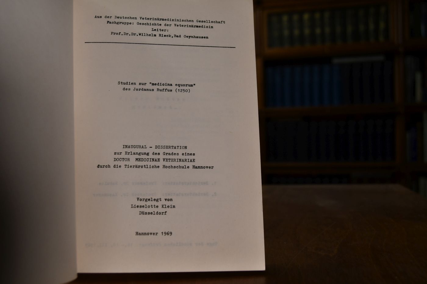 Studien zur "medicina equorum" des Jordanus Ruffus (1250).