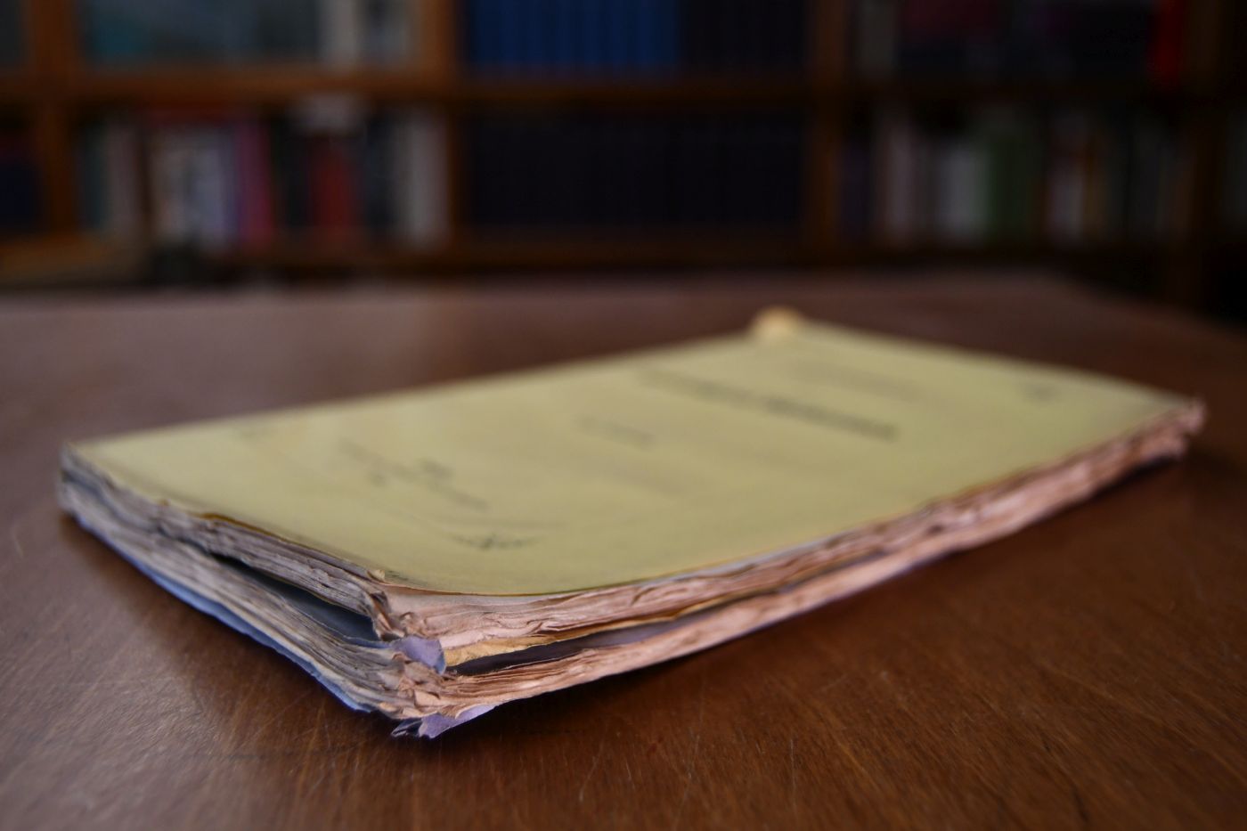 Abhandlungen über Pferdezucht und Pferderennen Erste und zweite Sammlung in 2 Bändchen. Erste Sammlung Richard Die Wettrennen und ihr Einfluß auf die Verbesserung der Pferderacen; Graf d`Aure Die Pferdezuch-Frage in Frankreich; Die Ursachen der Verschlechterung des englischen Rennpferdes und die Geeignetheit des arabischen >lutes die in Folge der Rennzucht verloren gegangenen Eigenschaften dessdelben wieder zu gewinnen; Einige Worte über den Werth der Prüfungen durch Leistungen und die Subvention der Rennen durch die Regierungen. Zweite Sammlung Hauptmann Gräfe Zur Geschichte des Litthauischen Landgestüts.