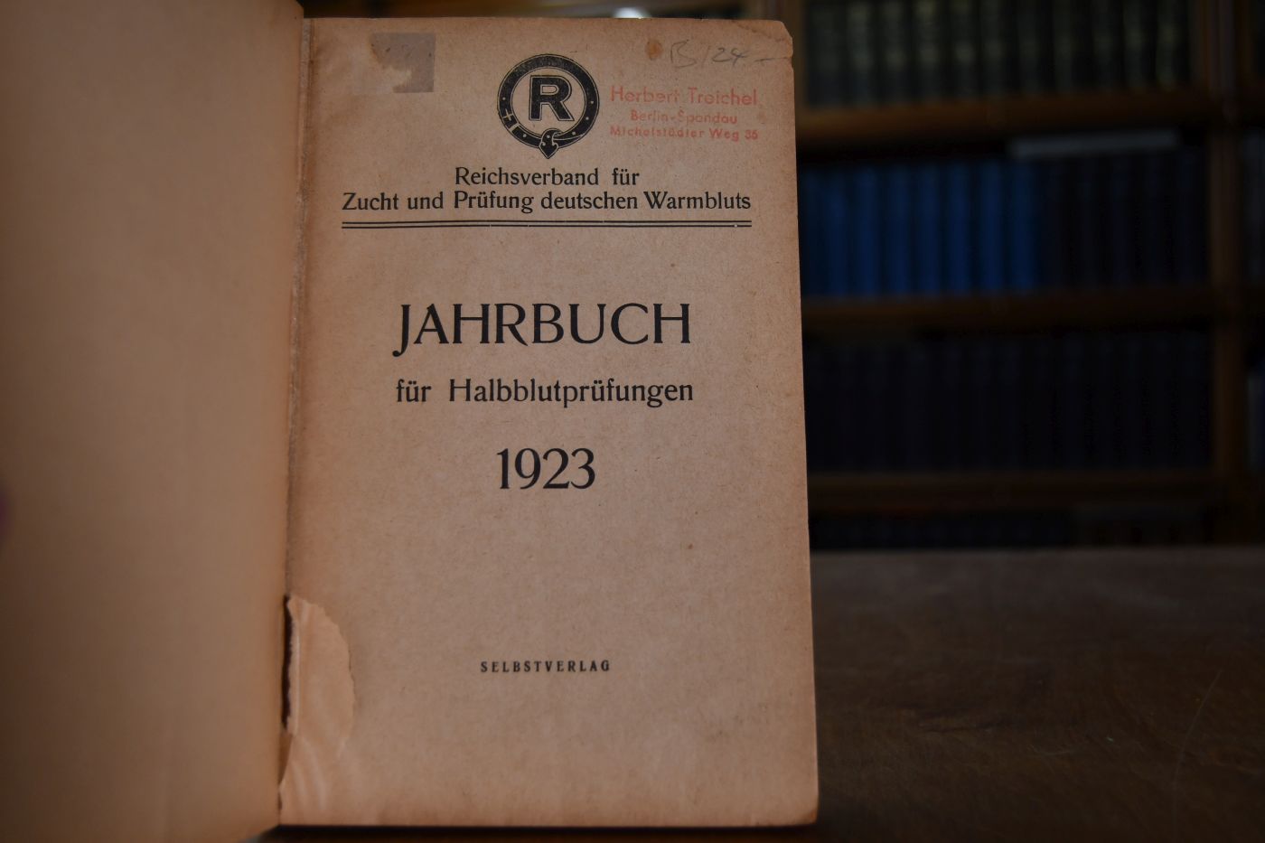 Jahrbuch für Halbblutprüfungen 1923.