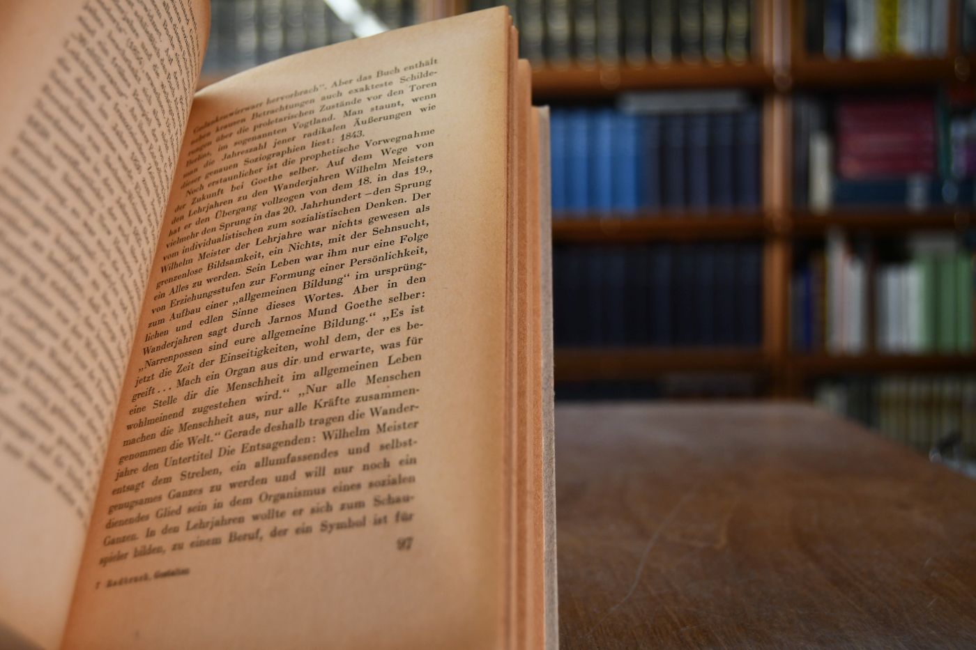 Gestalten und Gedanken. Acht Studien.