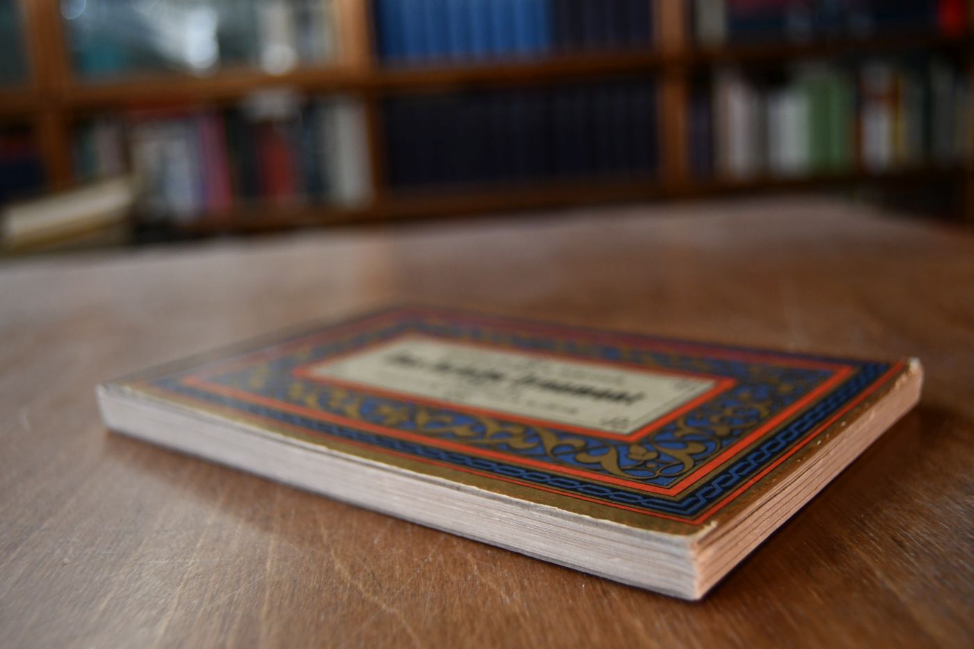 Taschenbuch für Das farbige Ornament zu Schul- und kunstgewerblichen Arbeiten.
