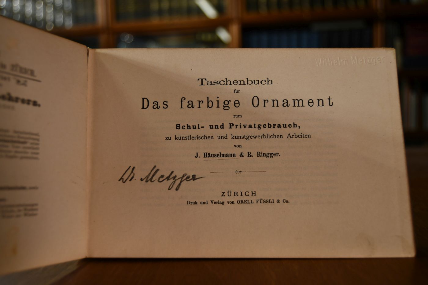Taschenbuch für Das farbige Ornament zu Schul- und kunstgewerblichen Arbeiten.