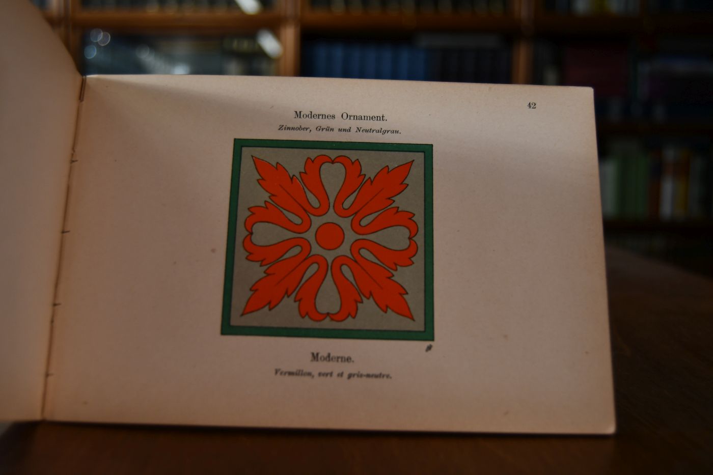 Taschenbuch für Das farbige Ornament zu Schul- und kunstgewerblichen Arbeiten.