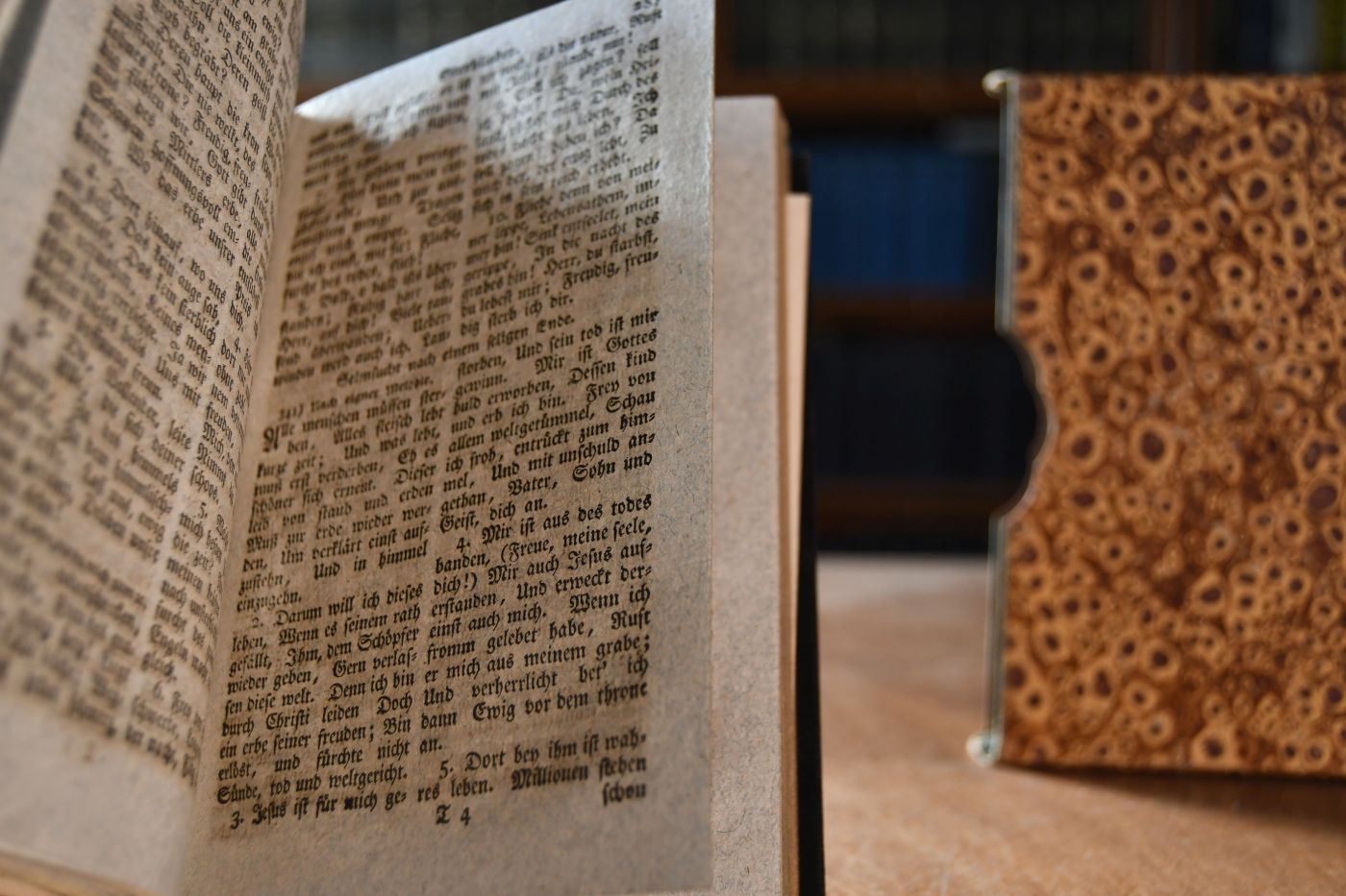 Würtembergisches Gesangbuch zum Gebrauch für Kirchen und Schulen, von dem Königlichen Synodus nach dem Bedürfniß der gegenwärtigen Zeit eingerichtet.
