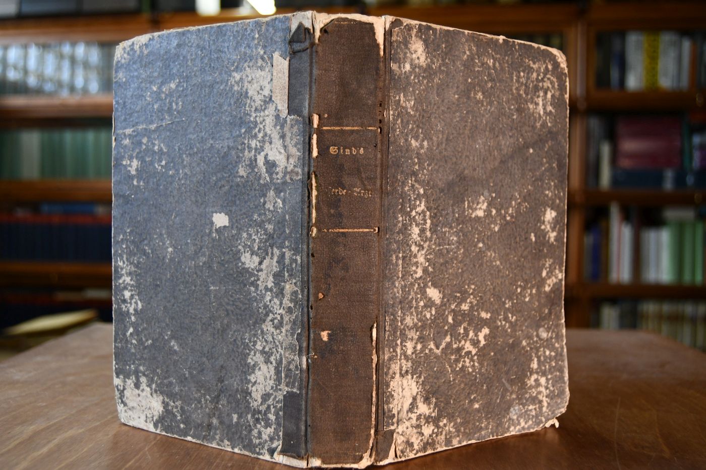 J. B. von Sind`s sicher und geschwind heilender Pferde-Arzt oder gründlicher Unterricht über die Erkenntniß, Ursachen und Heilung der Krankheiten der Pferde.