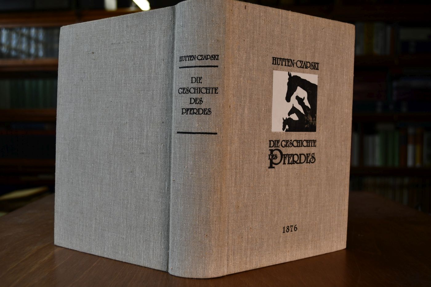 Die Geschichte des Pferdes. Nach des Verfassers Tode aus dem Polnischen ins Deutsche übersetzt von Ludwig Koenigk und herausgegeben von Bogdan Graf von Hutten-Czapski.