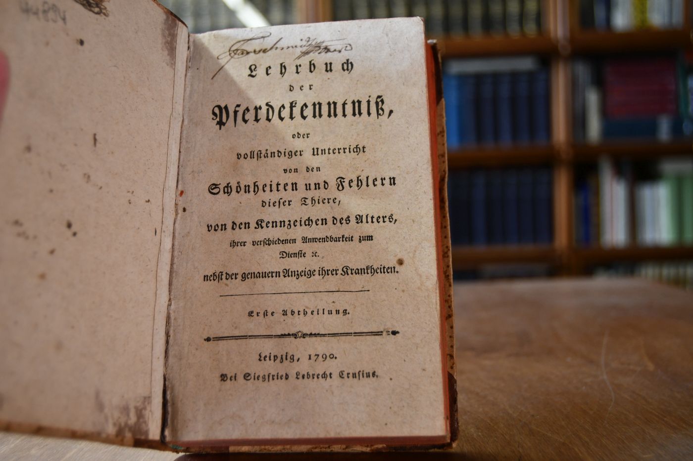 Lehrbuch der Pferdekenntniß, oder vollständiger Unterricht von den Schönheiten und Fehlern dieser Thiere, von den Kennzeichen des Alters, ihrer verschiedenen Anwendbarkeit zum Dienste &c.