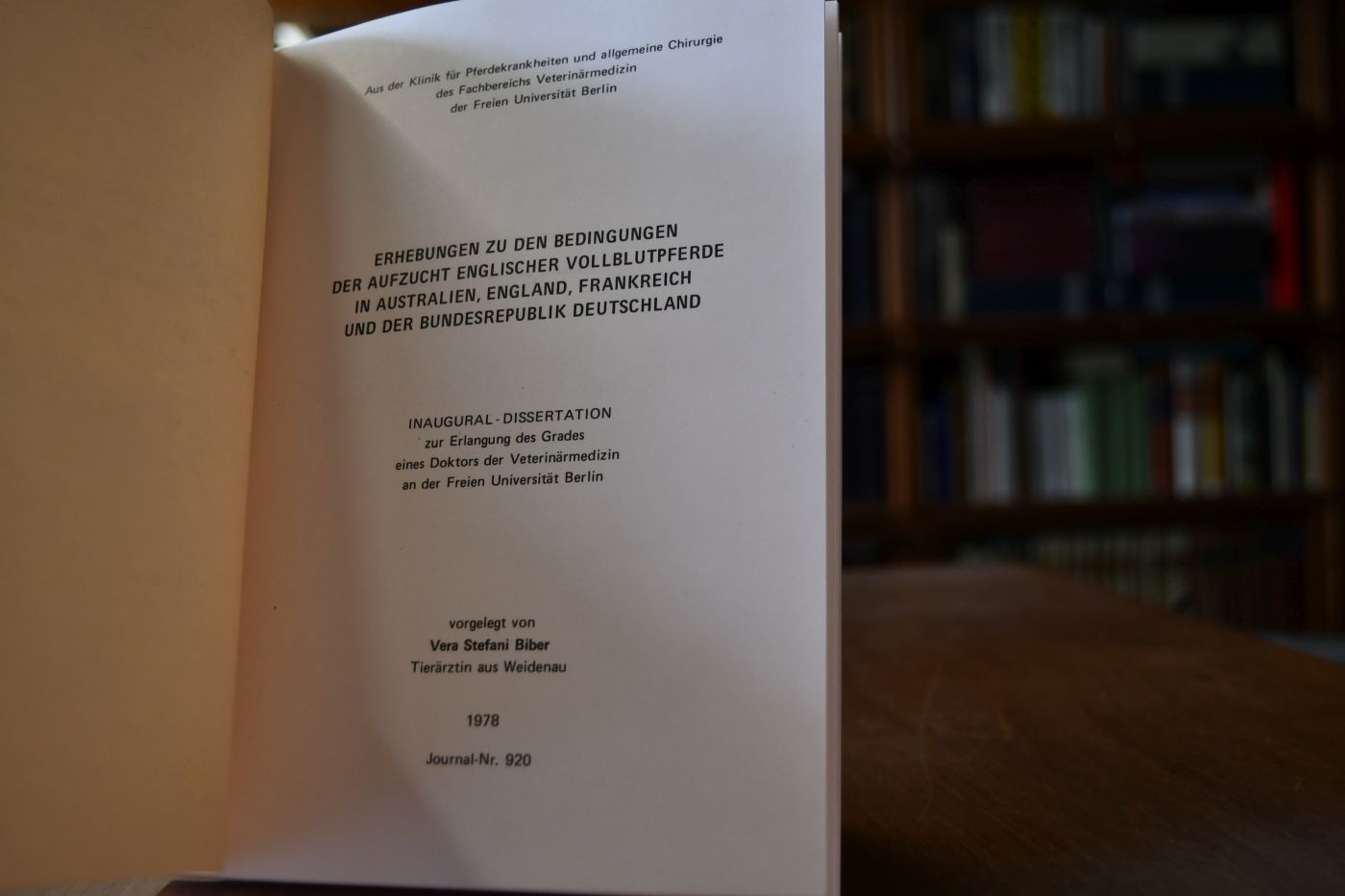 Erhebungen zu den Bedingungen der Aufzucht englischer Vollblutpferde in Australien, England, Frankreich und der Bundesrepublik Deutschland.