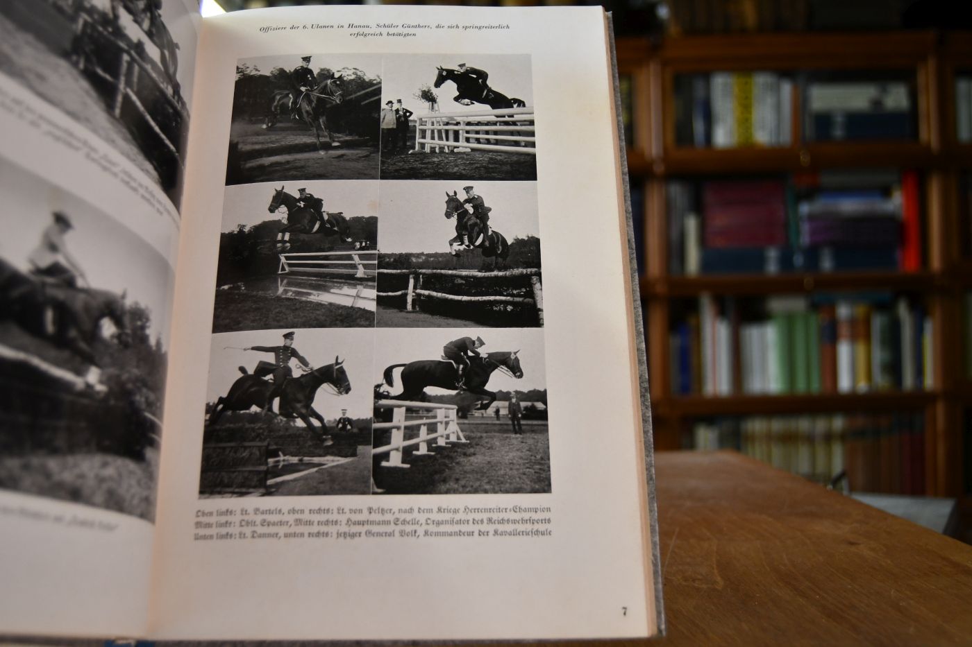 30 Jahre Deutscher Springsport. Eine photographische Bildersammlung von Hofphotograph Ed. Znisel, Darmstadt.