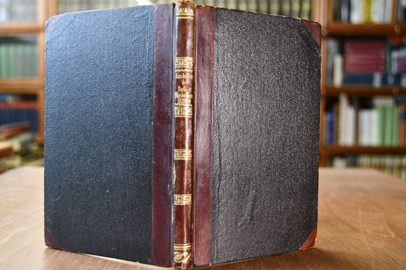 Freimüthige Anschauung der Berliner Pferderennen in den Jahren 1829 und 1830 nebst einer kritischen Beurtheilung der am 23. Juni 1830 stattgehabten Produktion dressirter Campagnen-Pferde den Freunden und Feinden der Pferderennen zugeeignet.