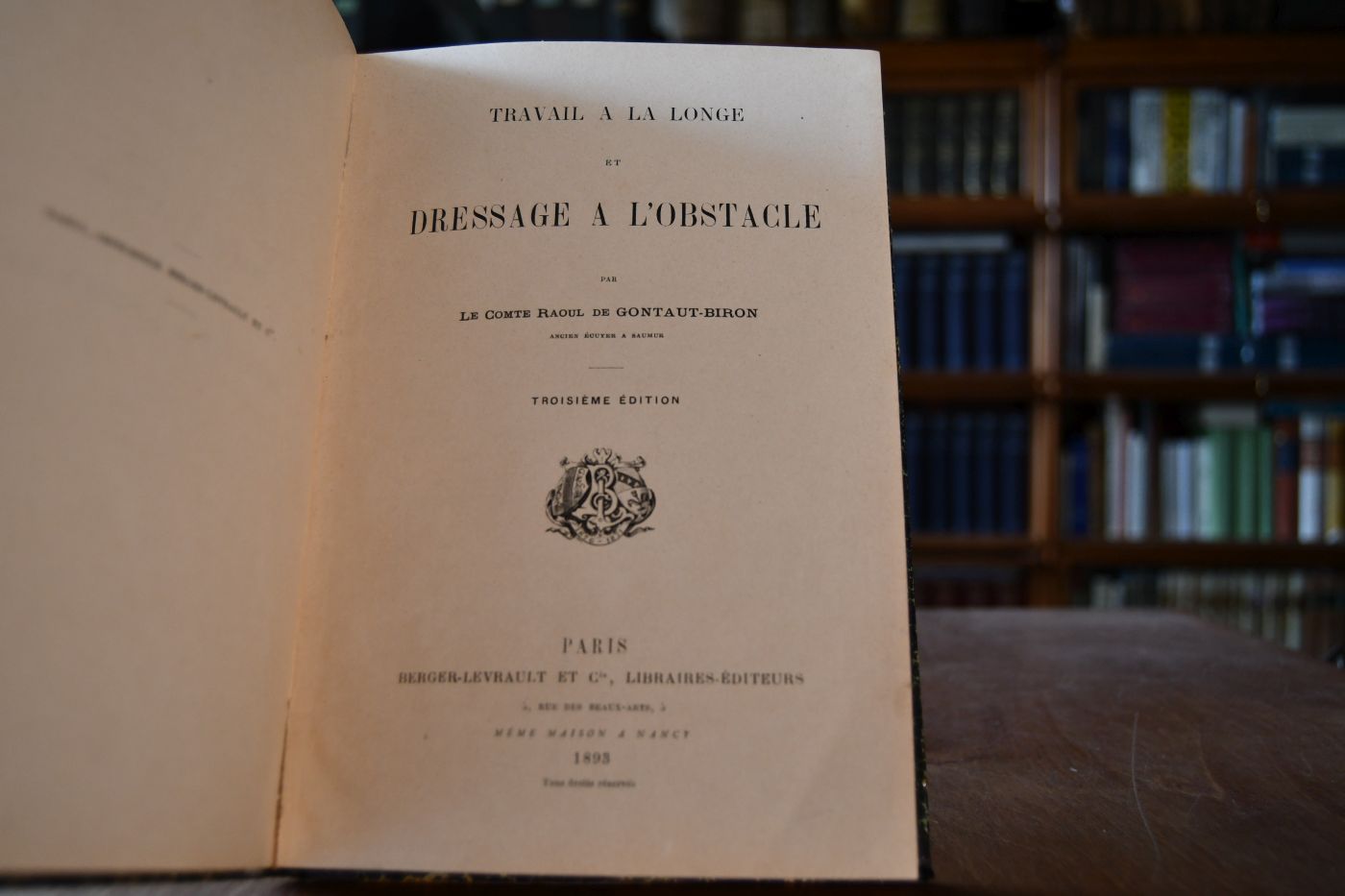 Travail a la Longe et Dressage a L`Obstacle.
