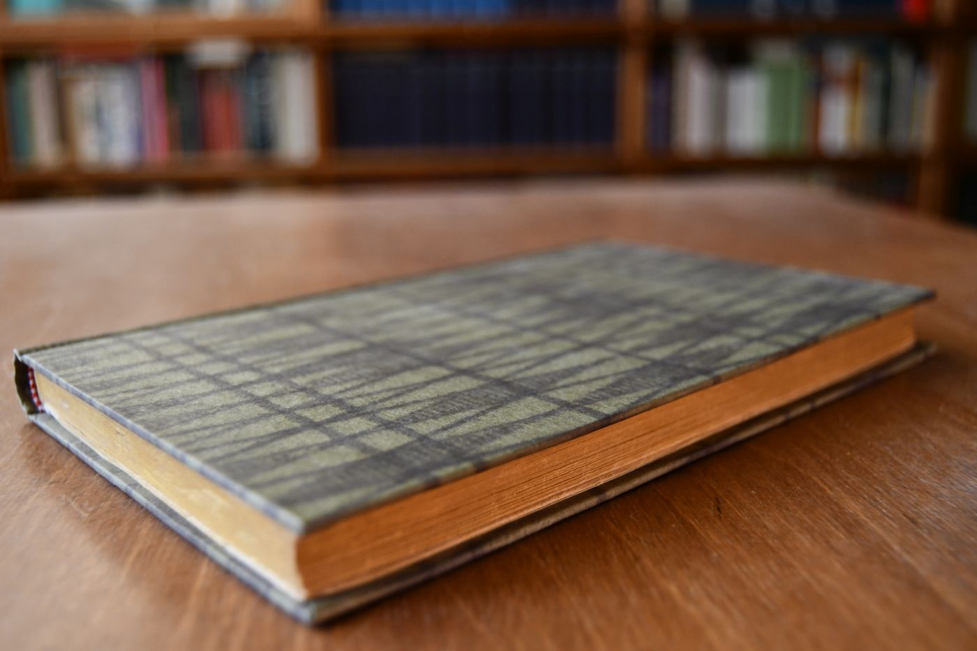 Daniel Gottfried Schrebers Sammlung verschiedener Schriften, welche in die öconomischen, Policey- und cameral- auch andere verwandte Wissenschaften einschlagen IV. Theil. Enthält u.a. I. Anmerkungen und Entdeckungen an Pferden, sammt einer neuen Art Pferde zu beschlagen, von Herrn Lafosse, S. 243-350; II. Nachricht von vorstehender Schrift des Herrn Lafosse, nebst ausführlicher Beschreibung der Cur des Rotzes der Pferde, S. 353-375. mit 3 mehrfach gef. Kupfertafeln.