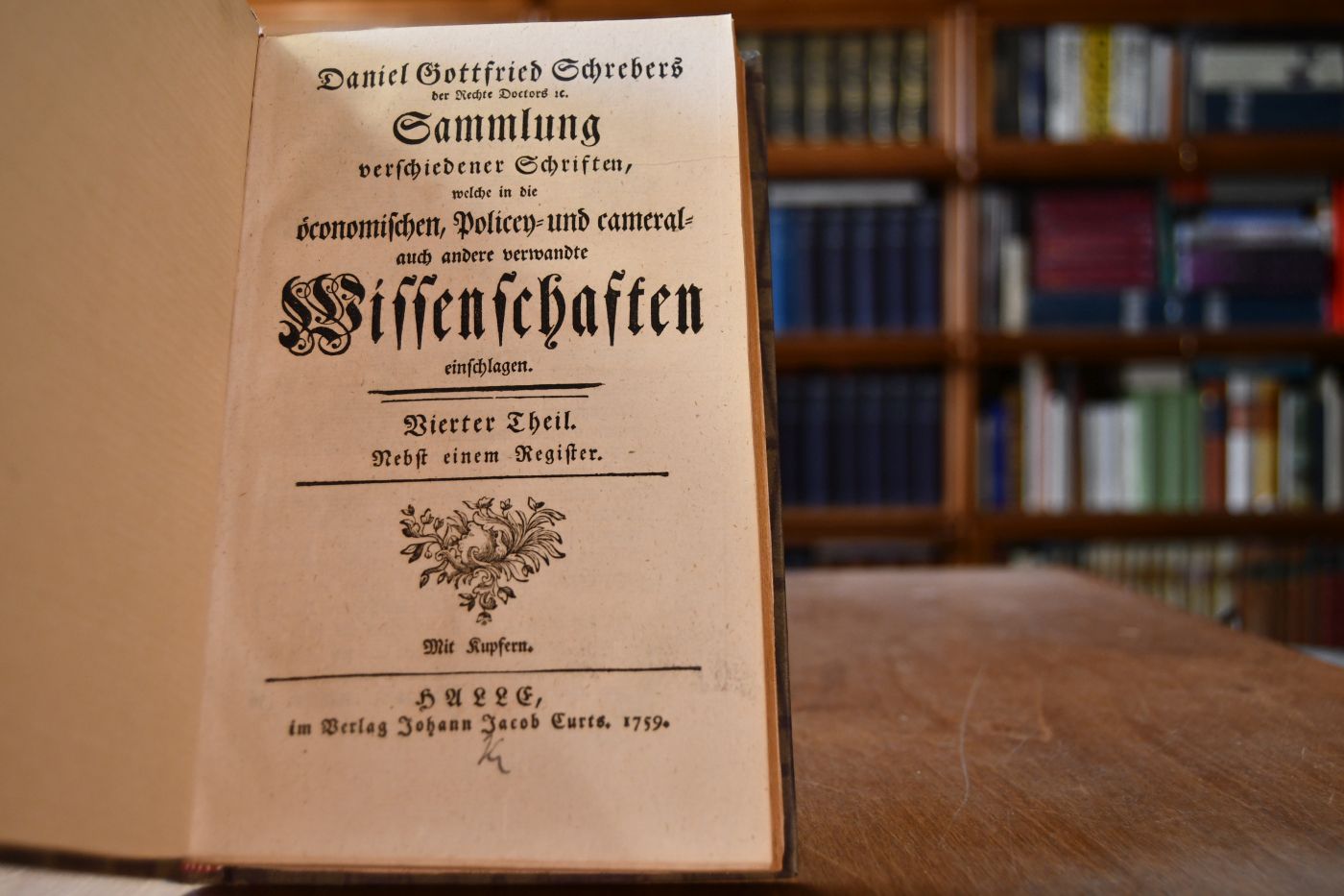 Daniel Gottfried Schrebers Sammlung verschiedener Schriften, welche in die öconomischen, Policey- und cameral- auch andere verwandte Wissenschaften einschlagen IV. Theil. Enthält u.a. I. Anmerkungen und Entdeckungen an Pferden, sammt einer neuen Art Pferde zu beschlagen, von Herrn Lafosse, S. 243-350; II. Nachricht von vorstehender Schrift des Herrn Lafosse, nebst ausführlicher Beschreibung der Cur des Rotzes der Pferde, S. 353-375. mit 3 mehrfach gef. Kupfertafeln.