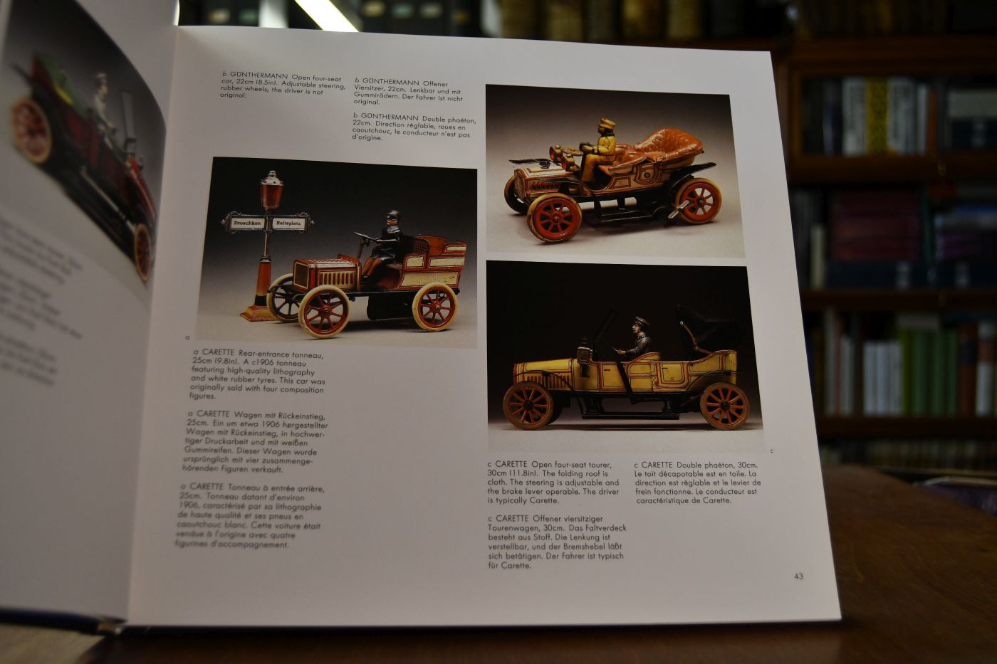 Spielzeugautos  1890 - 1939. Peter-Ottenheimer-Sammlung.