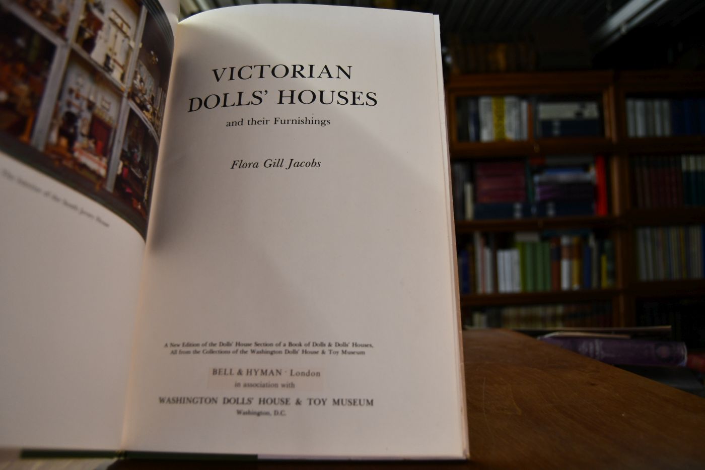 Victorian Dolls` Houses and their Furnishings.