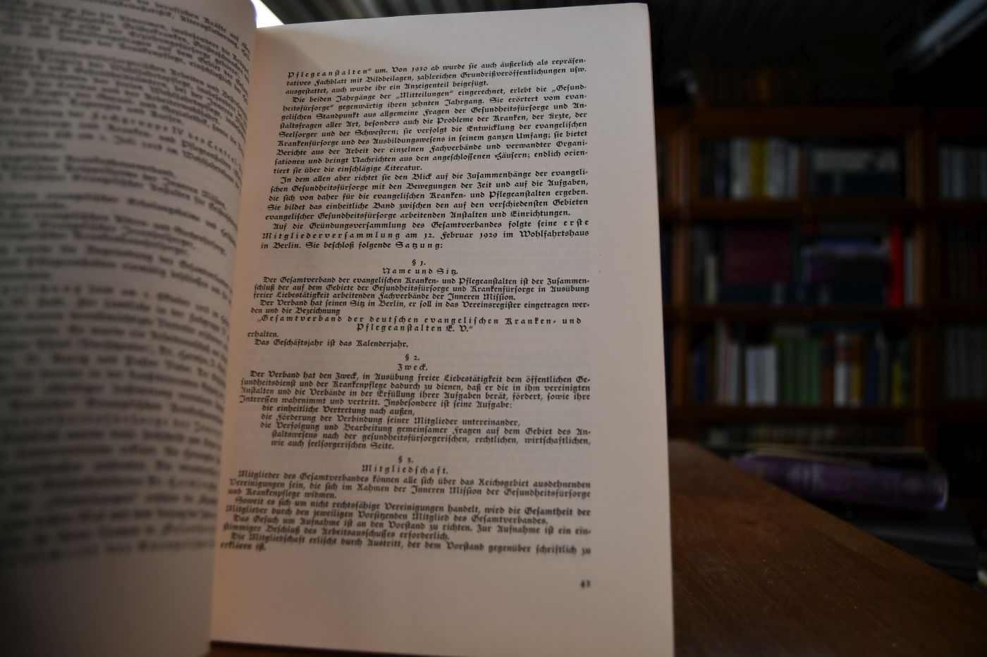 Evangelische Gesundheitsfürsorge 1926-1936. Denkschrift anläßlich des zehnjährigen Bestehens des Deutschen Evangelischen Krankenhausverbandes, zugleich Arbeitsbericht des Gesamtverbandes der deutschen evangelischen Kranken- und Pflegeanstalten und des Referates Gesundheitsfürsorge im Central-Ausschuß für die Innere Mission der Deutschen Evangelischen Kirche.