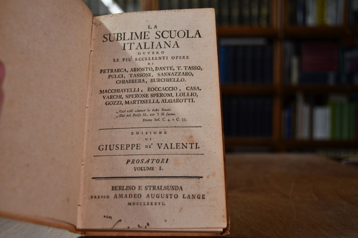 La sublime scuola Italiana ovvero le piu eccelenti opera di Petrarca, Ariosto, Dante, T. Tasso, Pulci, Tassoni, Sannazzaro, Chiabrera, Burchiello.... / ed. di Giuseppe de Valenti. - Prosatori Vol.I Celebri e interessanti Opere in Prosa di Niccolo Macchiavelli cioe i tre libri de Discorsi sopra la prima deca di Tito Livio. Il Principe. La Vita di Castruccio castracani. Il modo che tenne il duca Valentino per ammazzare vitellozzo vitelli, oliveretto da fermo, il Sig. Pagolo, ed il Duca di Gravina. Gli otto libri delle storie fiorentine.