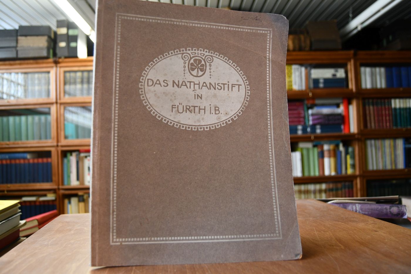 Das Nathanstift in Fürth i.B. (Wöchnerinnen- und Säuglingsheim). Festschrift zur Einweihung des Hauses am 28. November 1909.