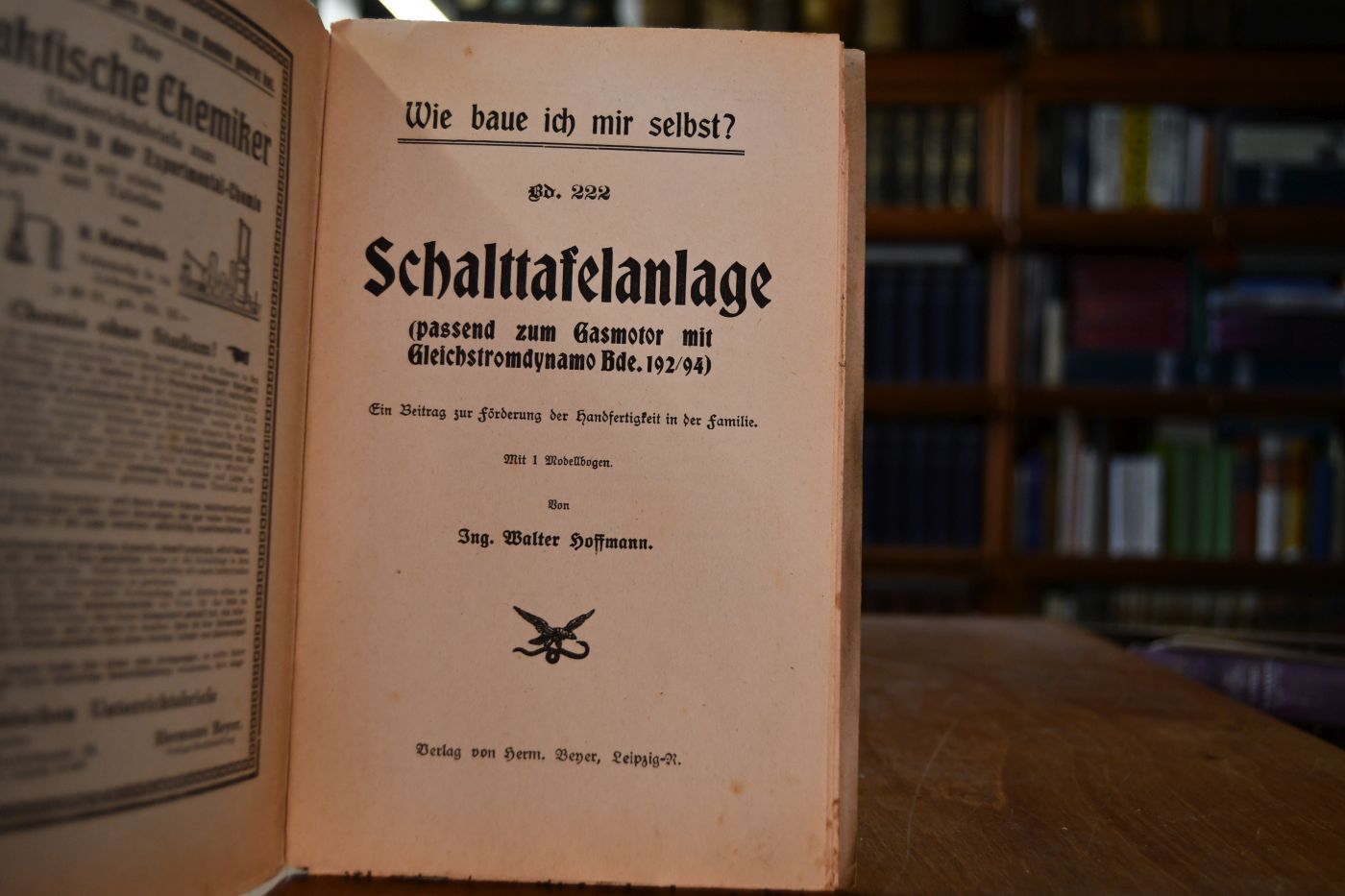 Schalttafelanlage (passend zum Gasmotor mit Gleichstromdynamo Bde. 192/94) Ein Beitrag zur Förderung der Handfertigkeit in der Familie.
