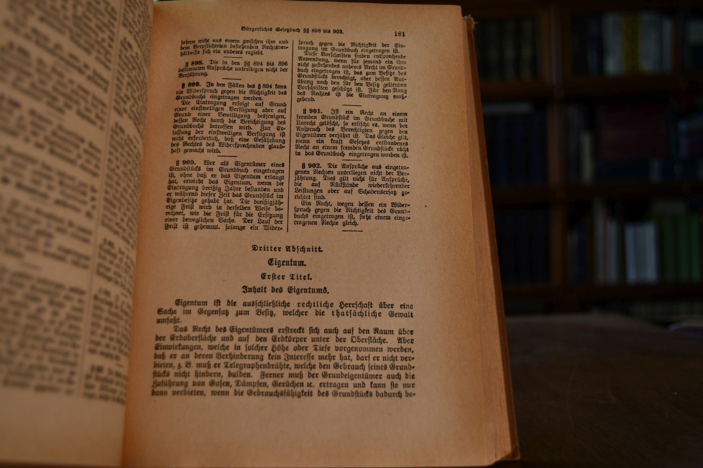Bürgerliches Gesetzbuch für das Deutsche Reich nebst Einführungsgesetz und Sachregister.