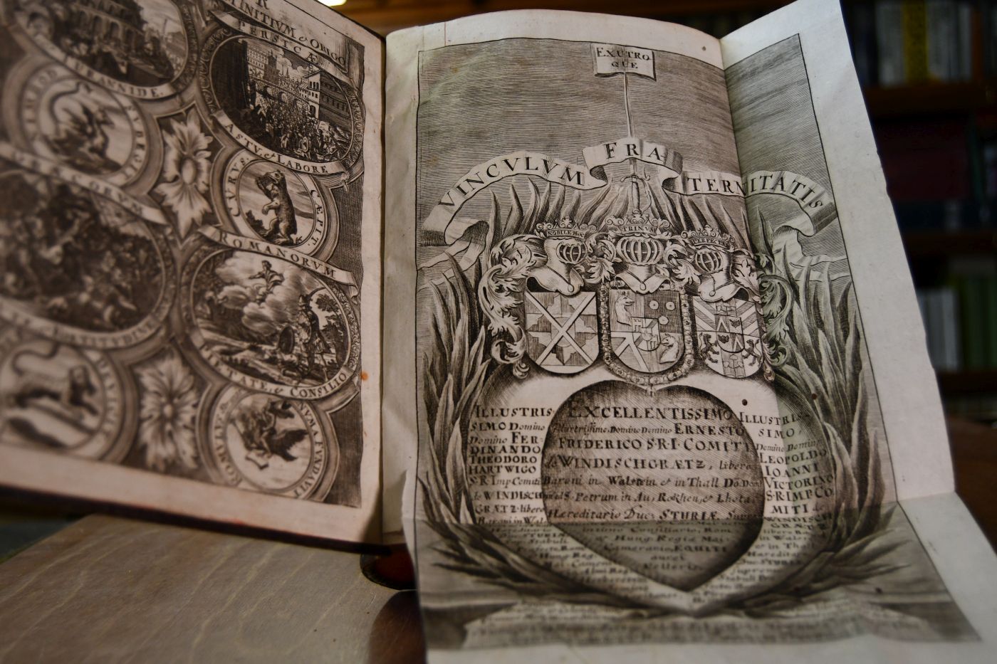 Novissimum Historiae Quatuor Mundi Monarchiarum, Chaldaeorum nempe, Persarum, Graecorum & Romanorum Compendium, Gestorum videlicet omnium Imperatorum, a Nimrodo, usque ad Augustissimum, nunc Beatissimum, Josephum, Romanorum & Germanorum Monarcham, Ex quorum Actis, tamque laudabilibus Virtutibus, quam detestandis Vitiis panduntur Quinquaginta formati Discursus praedicabiles, novis & exquisitis Conceptibus, Historiis, & sanctorum Patrum Sententiis repleti, & Quinquaginta Axiomata, pro omni Mundi statu, sapientissimis antiquorum Philosophorum Dicteriis, Elegantiis item ac Historiis exornata. Compendio, quin & Discursibus & Axiomatibus Novenarius accedit Index ...