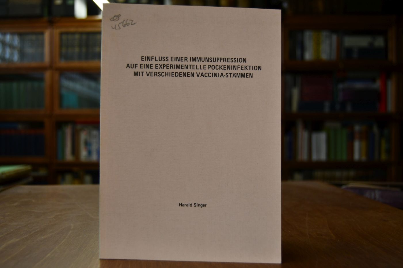 Einfluß einer Immunsuppression auf eine experimentelle Pockeninfektion mit verschiedenen Vacciniastämmen.