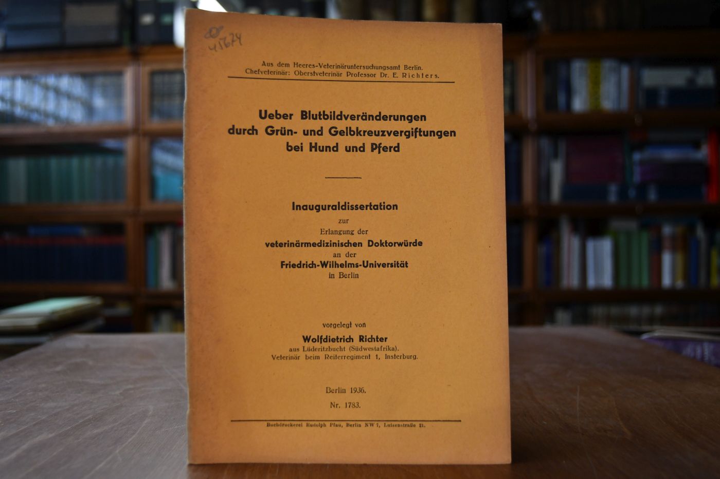 Ueber Blutbildveränderungen durch Grün- und Gelbkreuzvergiftungen bei Hund und Pferd.