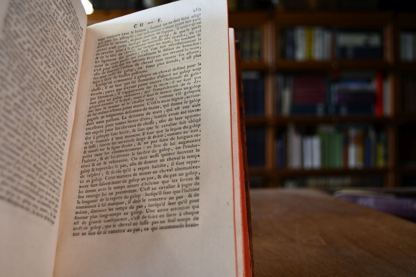 Dictionnaire raisonne d`hippiatrique, Cavalerie, Manege et Marechalerie. Tome premier A-H.