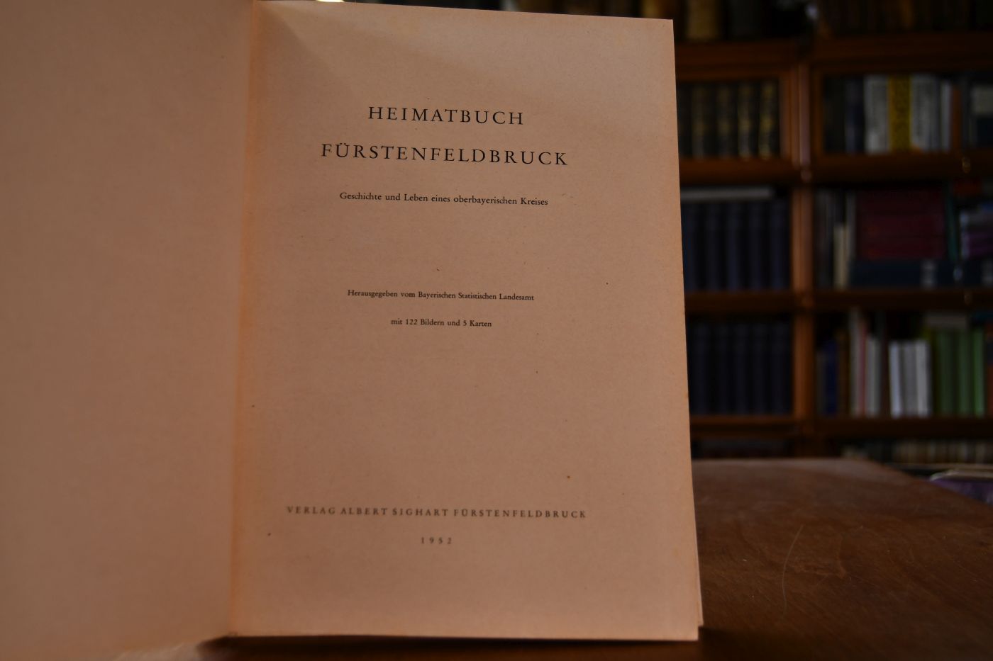 Heimatbuch Fürstenfeldbruck. Geschichte und Leben eines oberbayerischen Kreises.