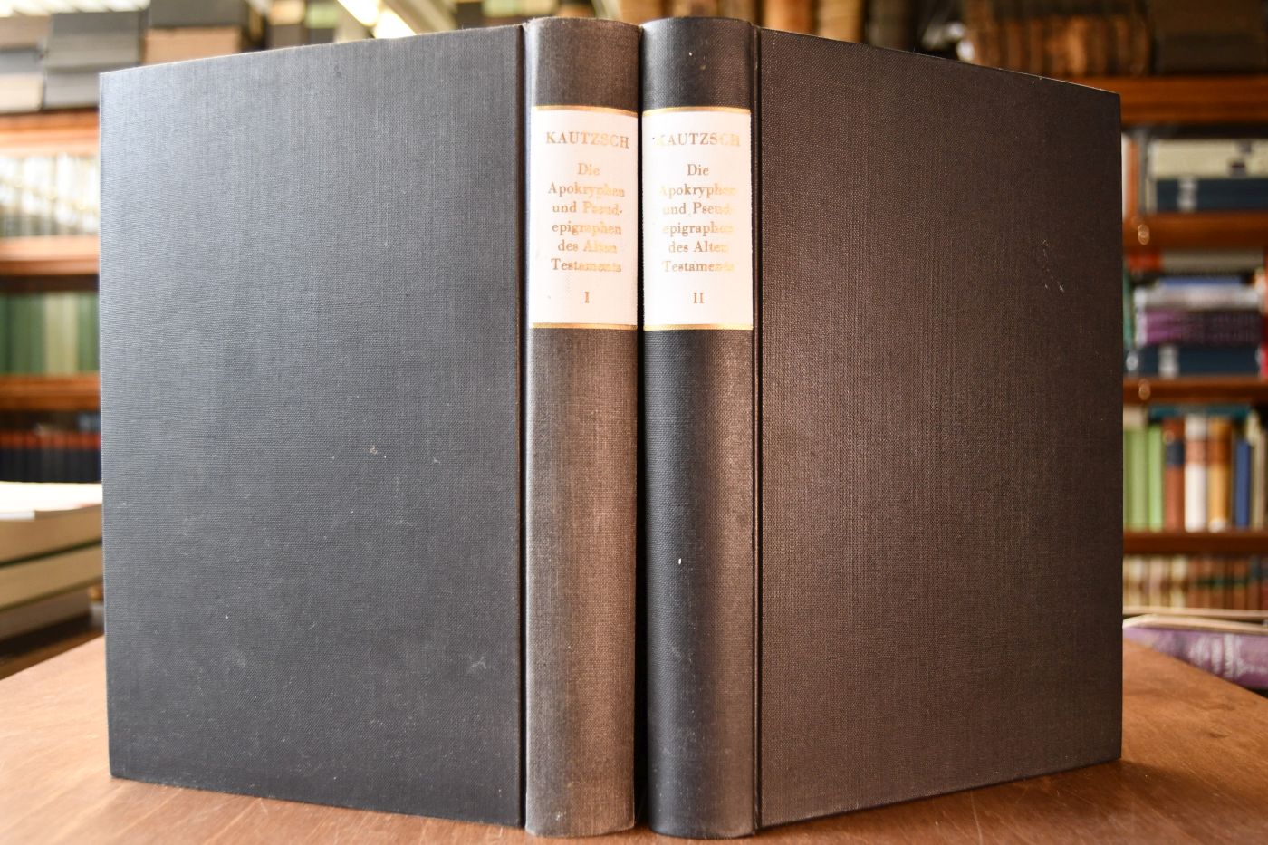 Die Apokryphen und Pseudepigraphen des Alten Testaments. 2 Bde.