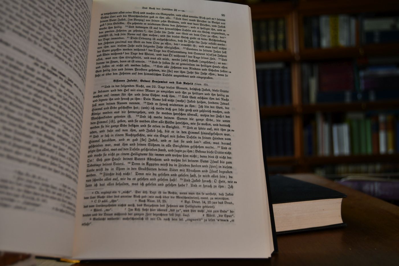 Die Apokryphen und Pseudepigraphen des Alten Testaments. 2 Bde.