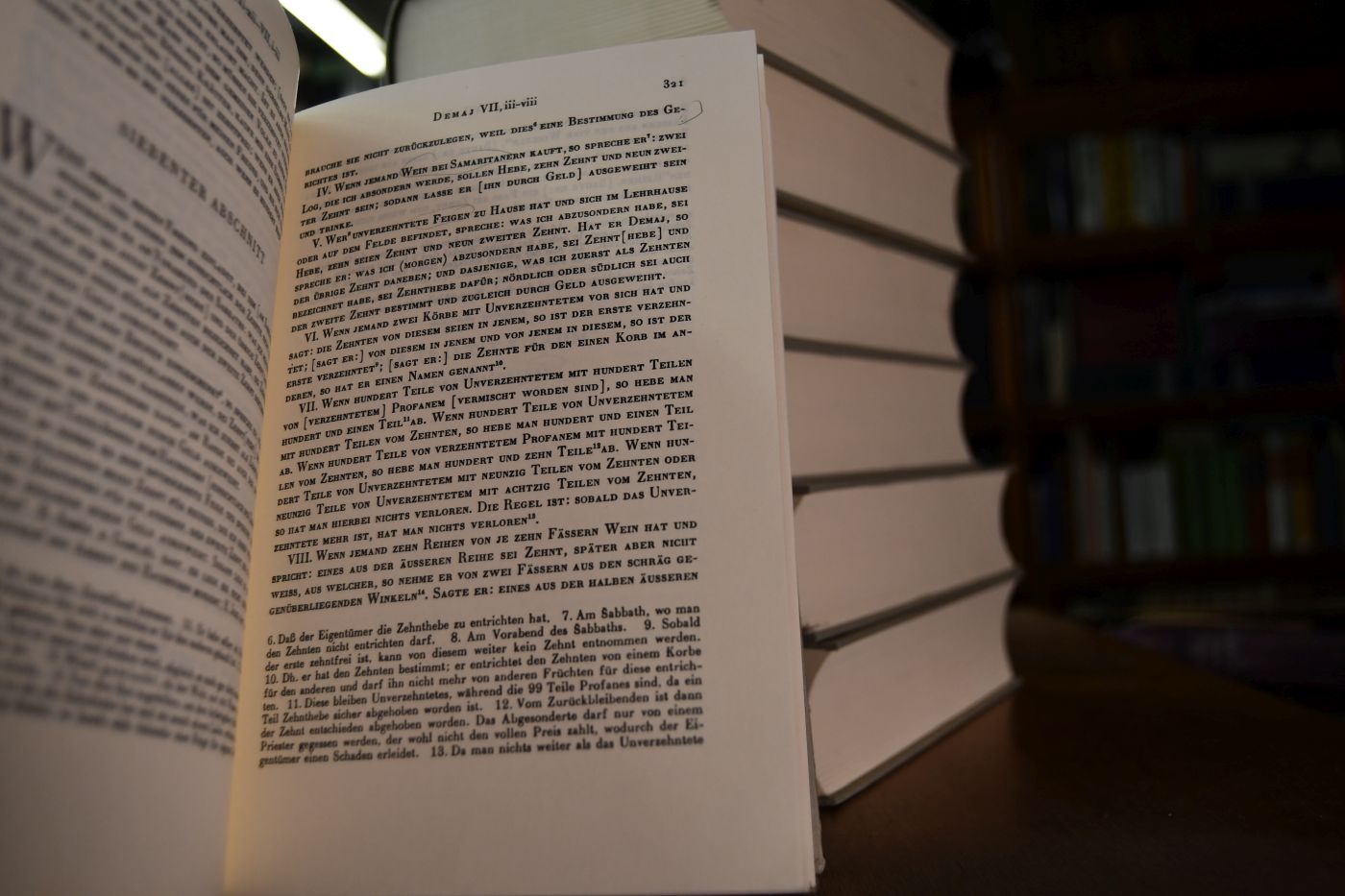 Der Babylonische Talmud. Nach der ersten zensurfreien Ausgabe unter Berücksichtigung der neueren Ausgaben und handschriftlichen Materials ins Deutsche übersetzt. Band I - XII.