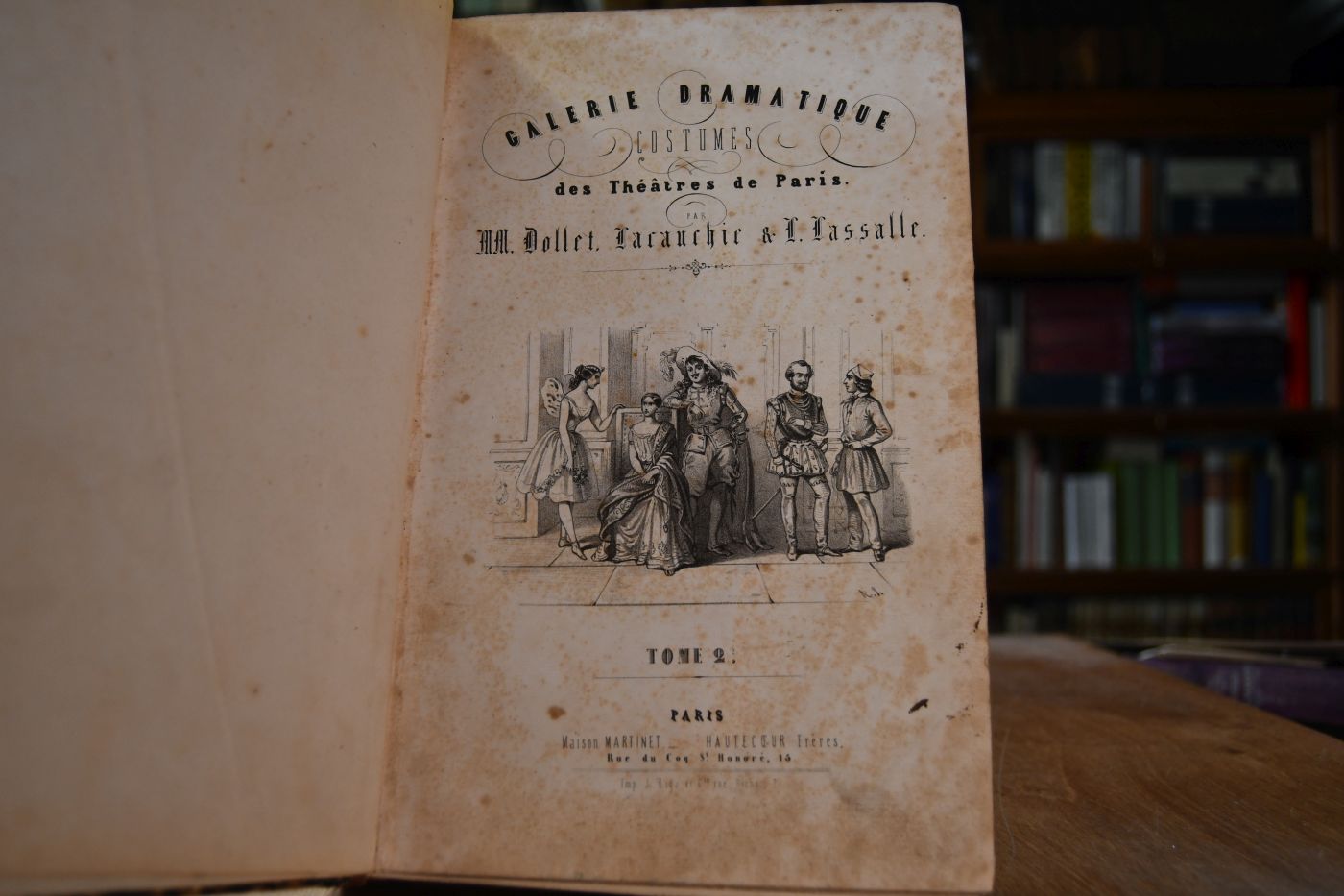 Galerie Dramatique Costumes des Theatres de Paris. Tome 2 (apart). Mit 46 (von 87) altkolorierten Lithographien.