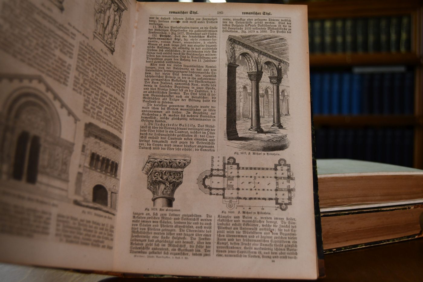 Illustriertes Bau-Lexikon. Praktisches Hülfs- und Nachschlagebuch im Gebiete des Hoch- und Flachbaues, Land- und Wasserbaues, Mühlen- und Bergbaues, der Schiffs- und Kriegsbaukunst, sowie der Mythologie, Ikonographie, Symbolik, Heraldik, Botanik und Mineralogie, soweit solche mit dem Bauwesen in Verbindung kommen. Bde. 1-3.