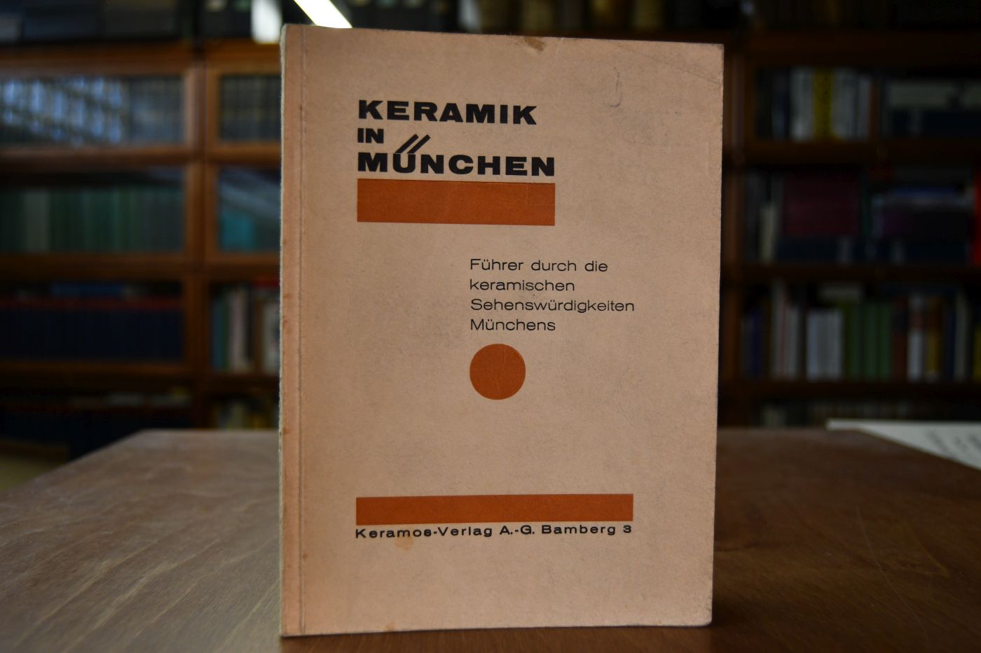 Keramik in München. Führer durch die keramischen Sehenswürdigkeiten Münchens.