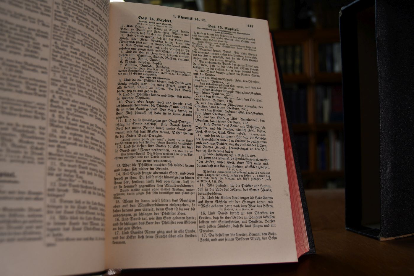 Stuttgarter Jubiläumsbibel. Die Heilige Schrift des Alten und Neuen Testaments nach der deutschen Übersetzung D. Martin Luthers. Mit erklärenden Anmerkungen.