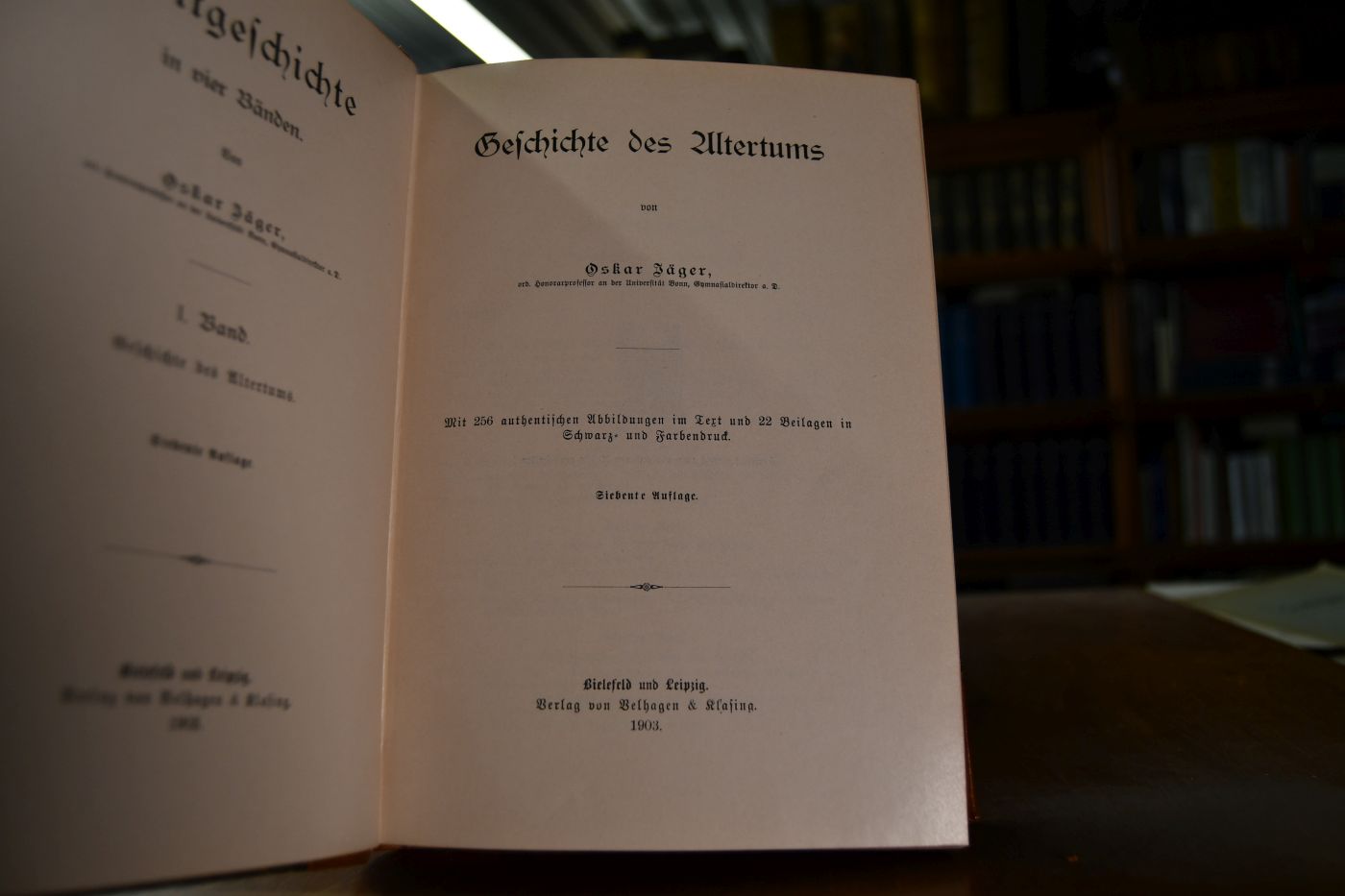 Weltgeschichte in vier Bänden (komplett).