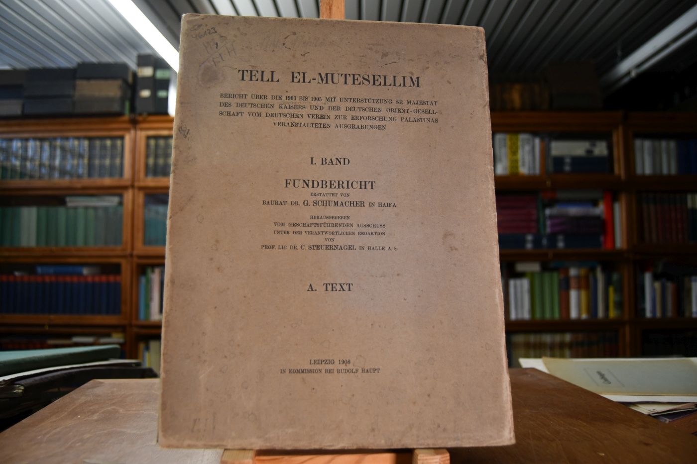 Tell El-Mutesellim. Bericht über die 1903 bis 1905 mit Unterstützung sr. Majestät des deutschen Kaisers und der Deutschen Orient-Gesellschaft vom Deutschen Verein zur Erforschung Palästinas veranstalteten Ausgrabungen. I. Band Fundbericht. A. Text (apart).