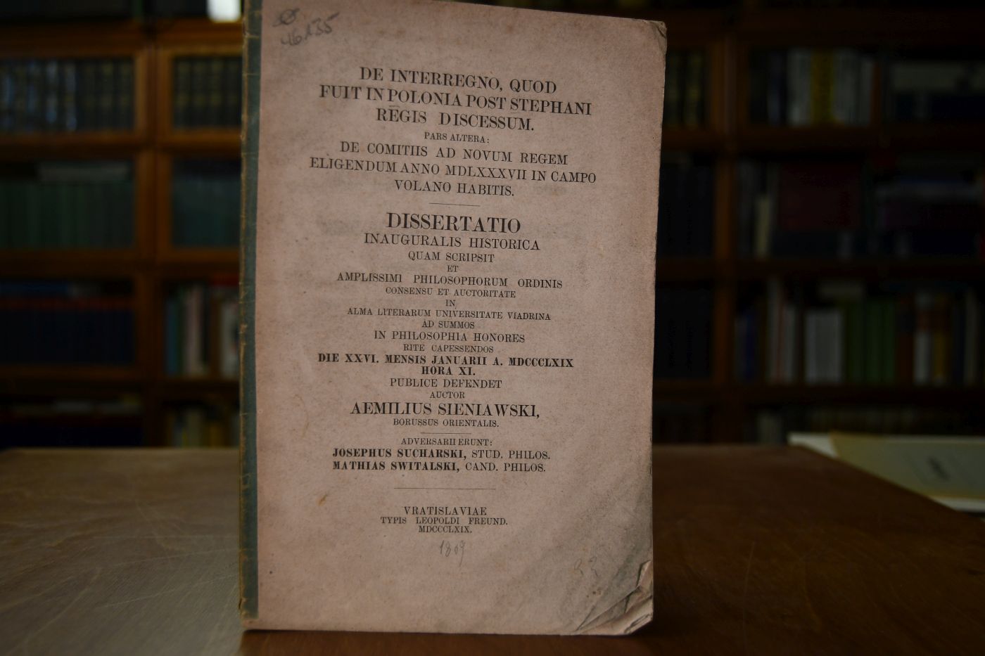 De Interregno, quod fuit in Polonia post Stephani Regis discessum. Pars altera De comitiis ad novum regem eligendum anno MDLXXXVII in Campo Volano habitis.