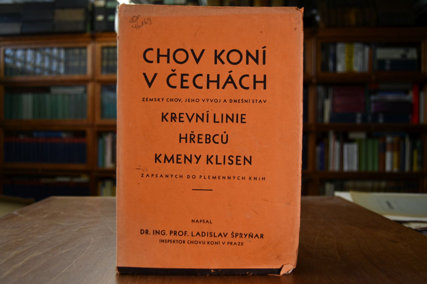 Chov koni v cechach. Zemsky chov jeho vyvoj a dnesni stav krevni linie hrebcu kmeny klisen zapsanych do plemennych knih