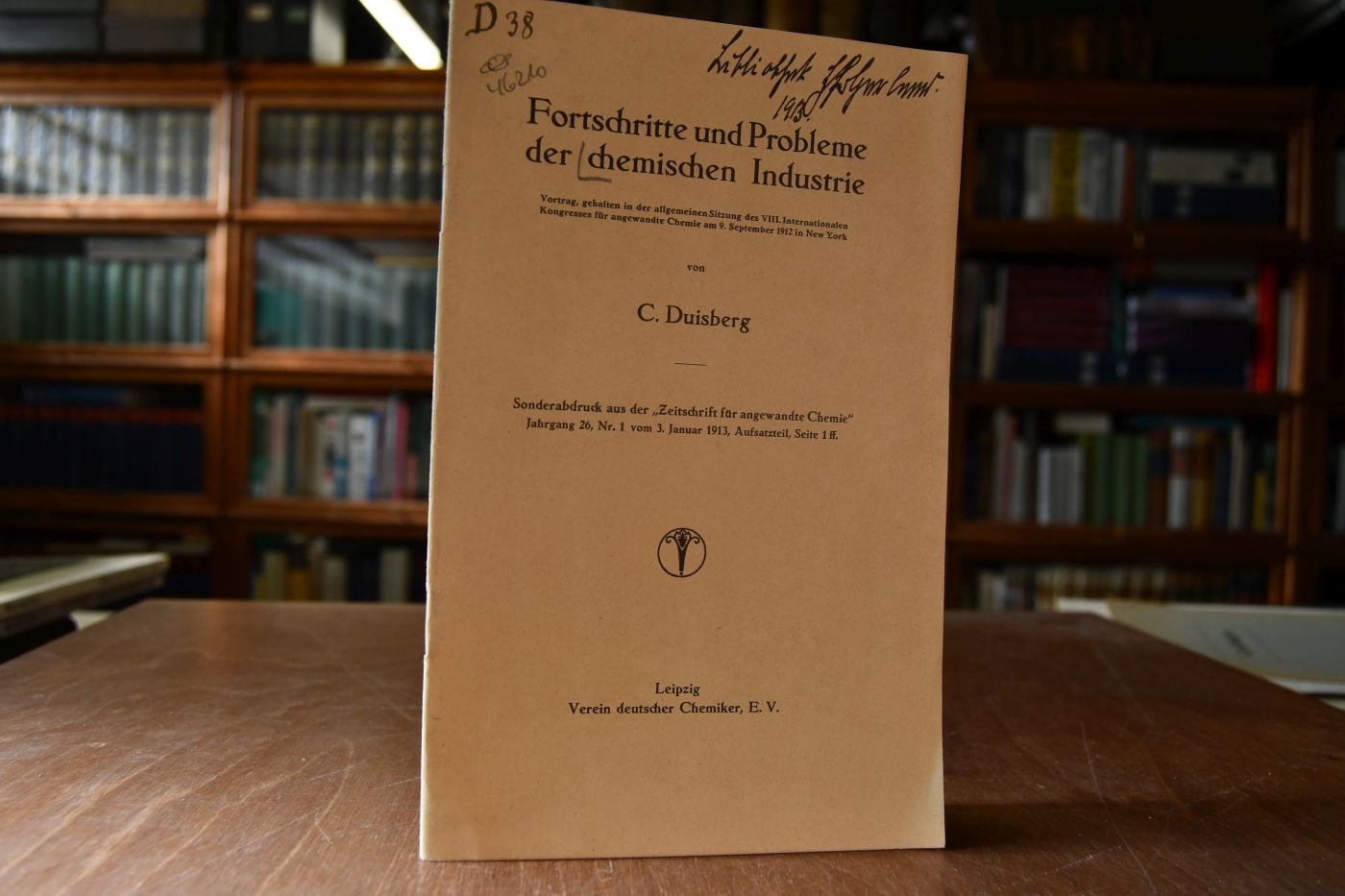 Fortschritte und Probleme der chemischen Industrie.